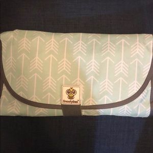 Snoofybee changing pad